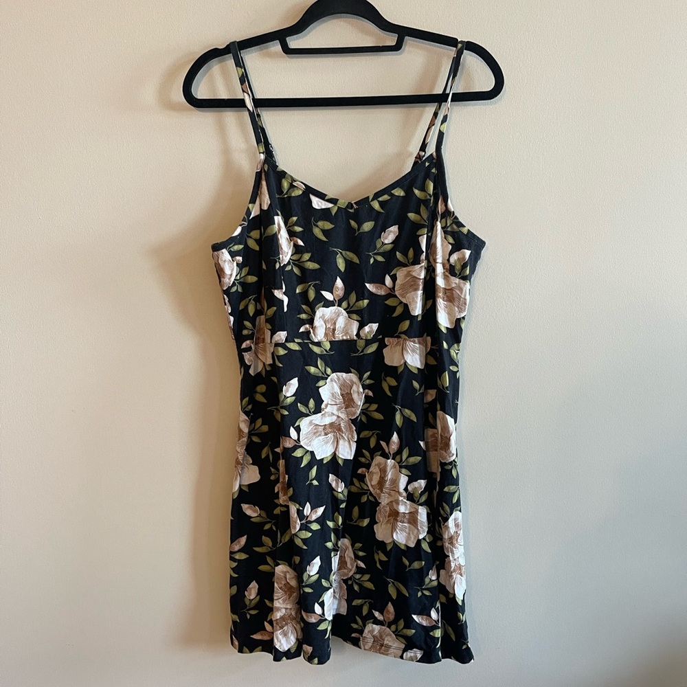 Black Floral Mini Tank Dress 🤍💫✨